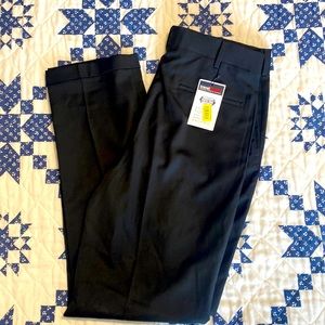 Roundtree & Yorke black pleated slacks